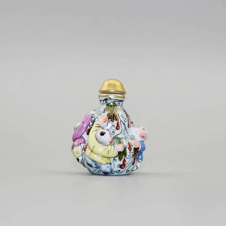 2.2″ China Famille Rose Porcelain Gild Children Gourd Vine Snuff Bottle