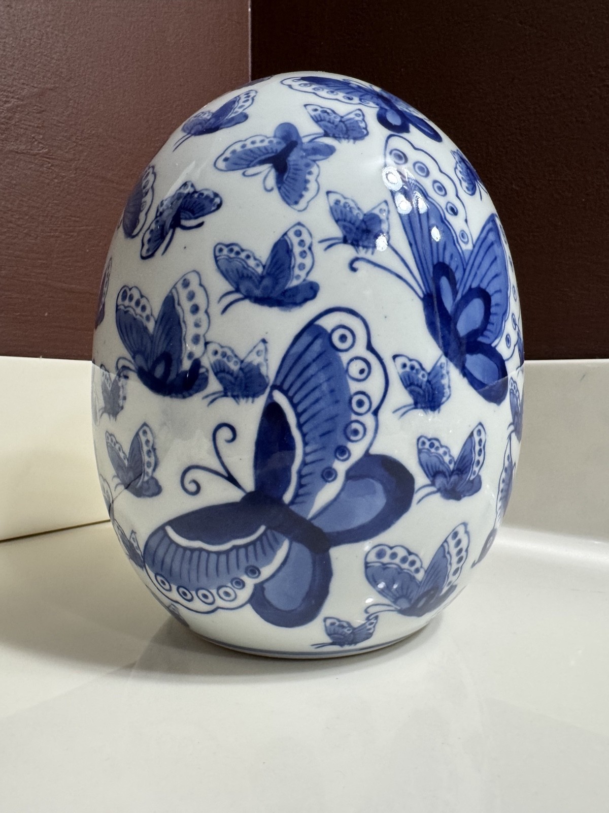 VTG Blue & White 7.5” Ceramic Butterfly Porcelain Chinoiserie Decorative Egg