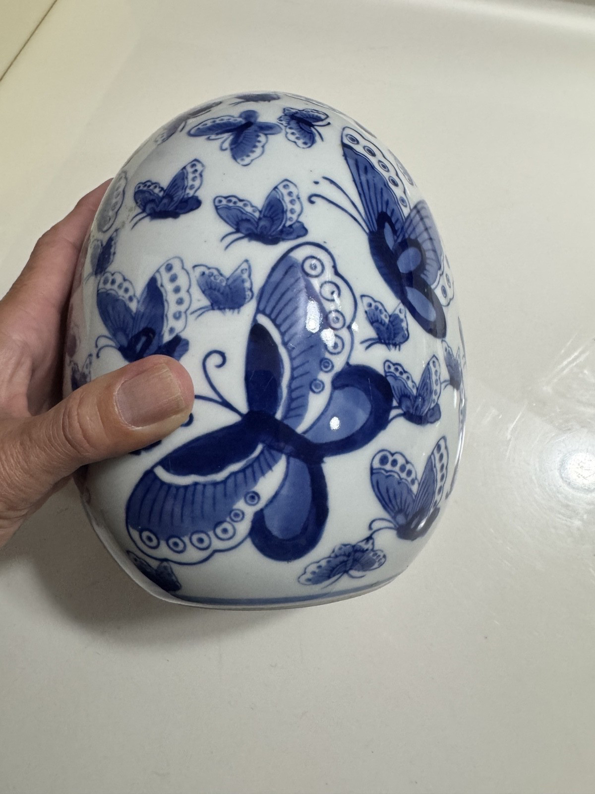 VTG Blue & White 7.5” Ceramic Butterfly Porcelain Chinoiserie Decorative Egg