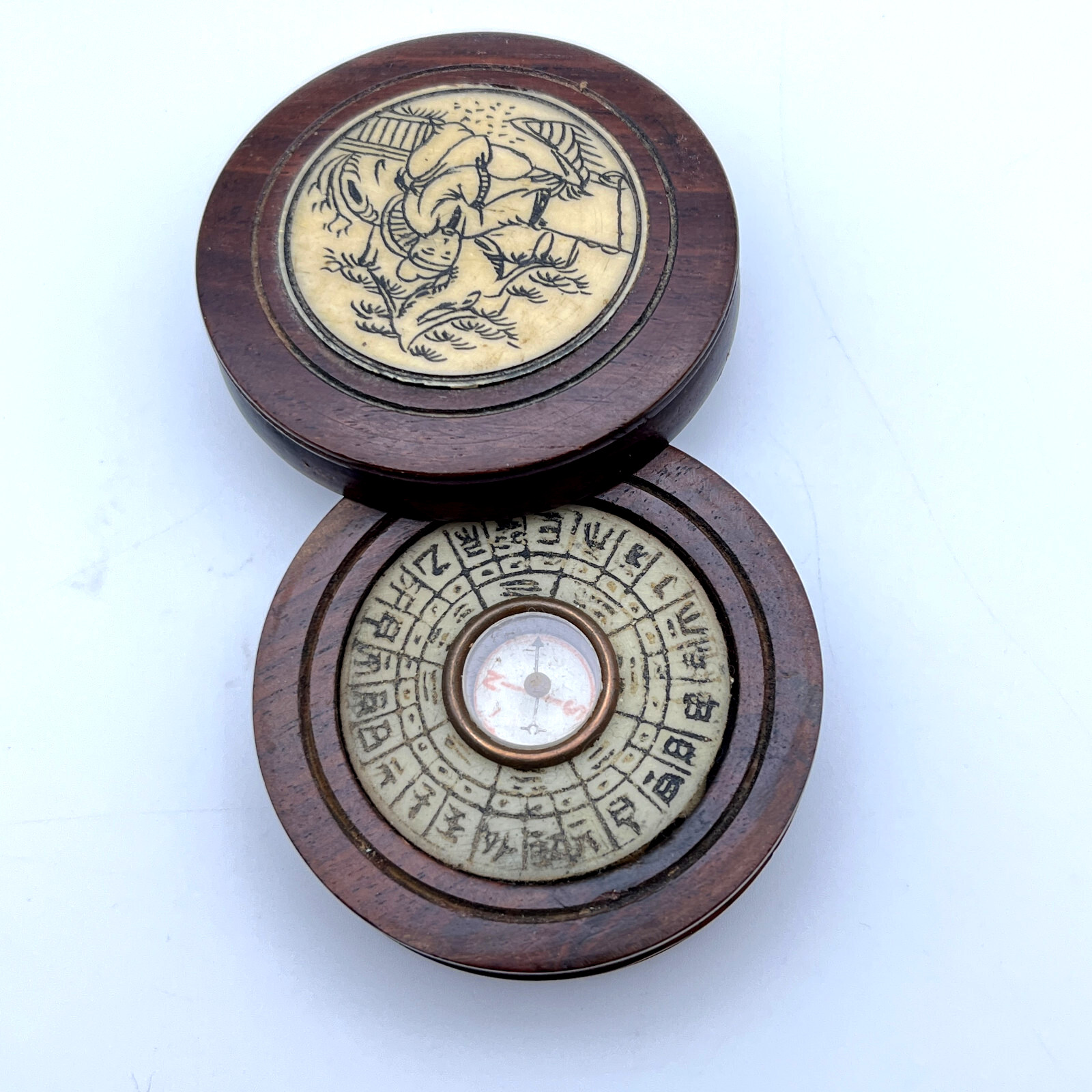 Chinese Compass Wood Inlaid Symbols Swing Hinge