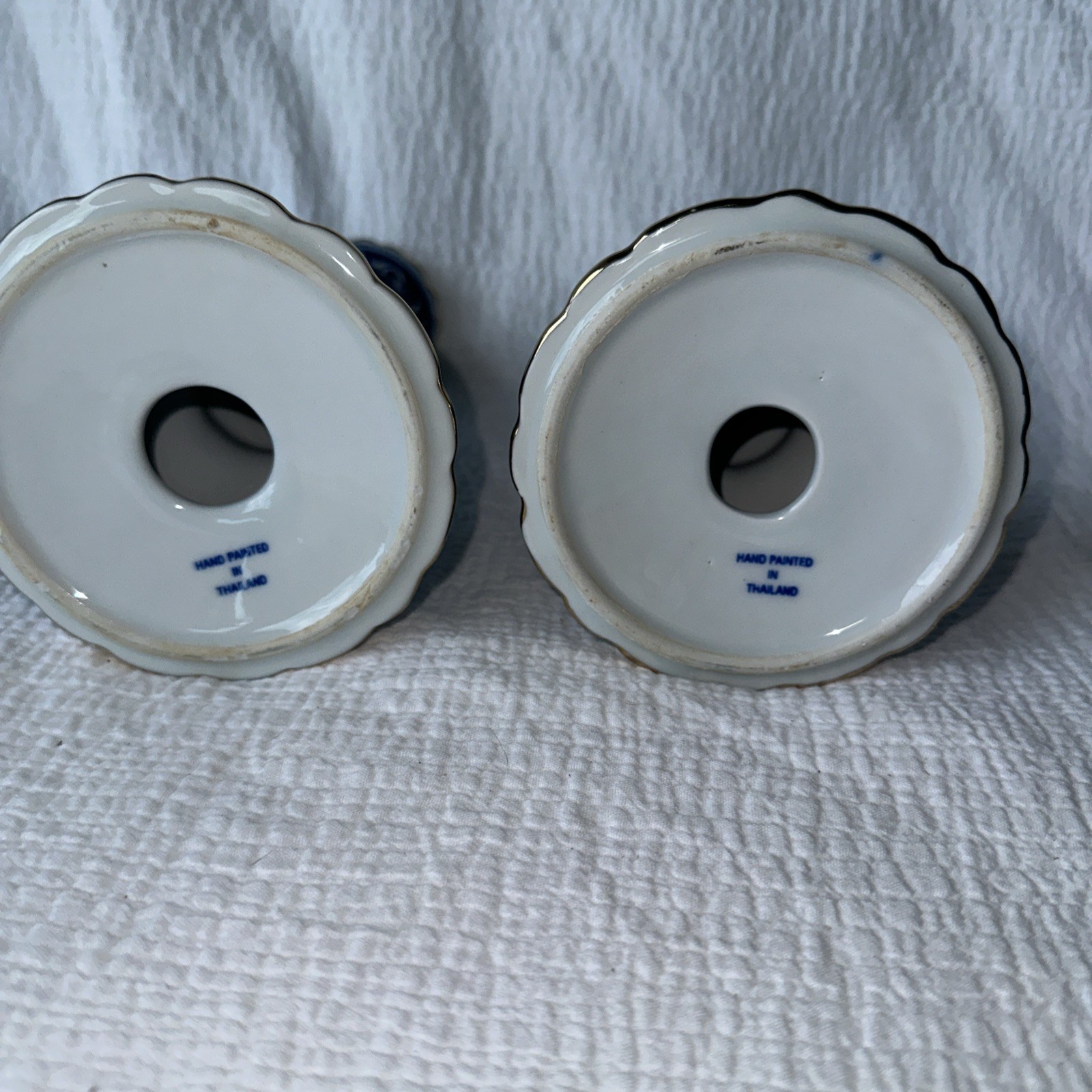 VINTAGE ORIENTAL CHINESE MOTIF BLUE and WHITE PORCELAIN CANDLE HOLDER