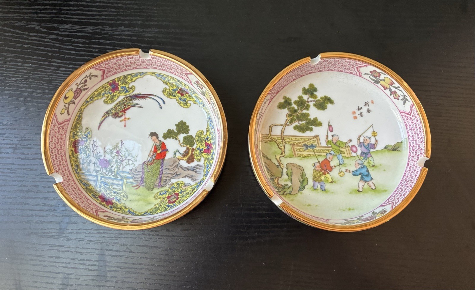 Pair of VTG Chinese Porcelain Famille Rose Ashtrays in Silk Presentation Box