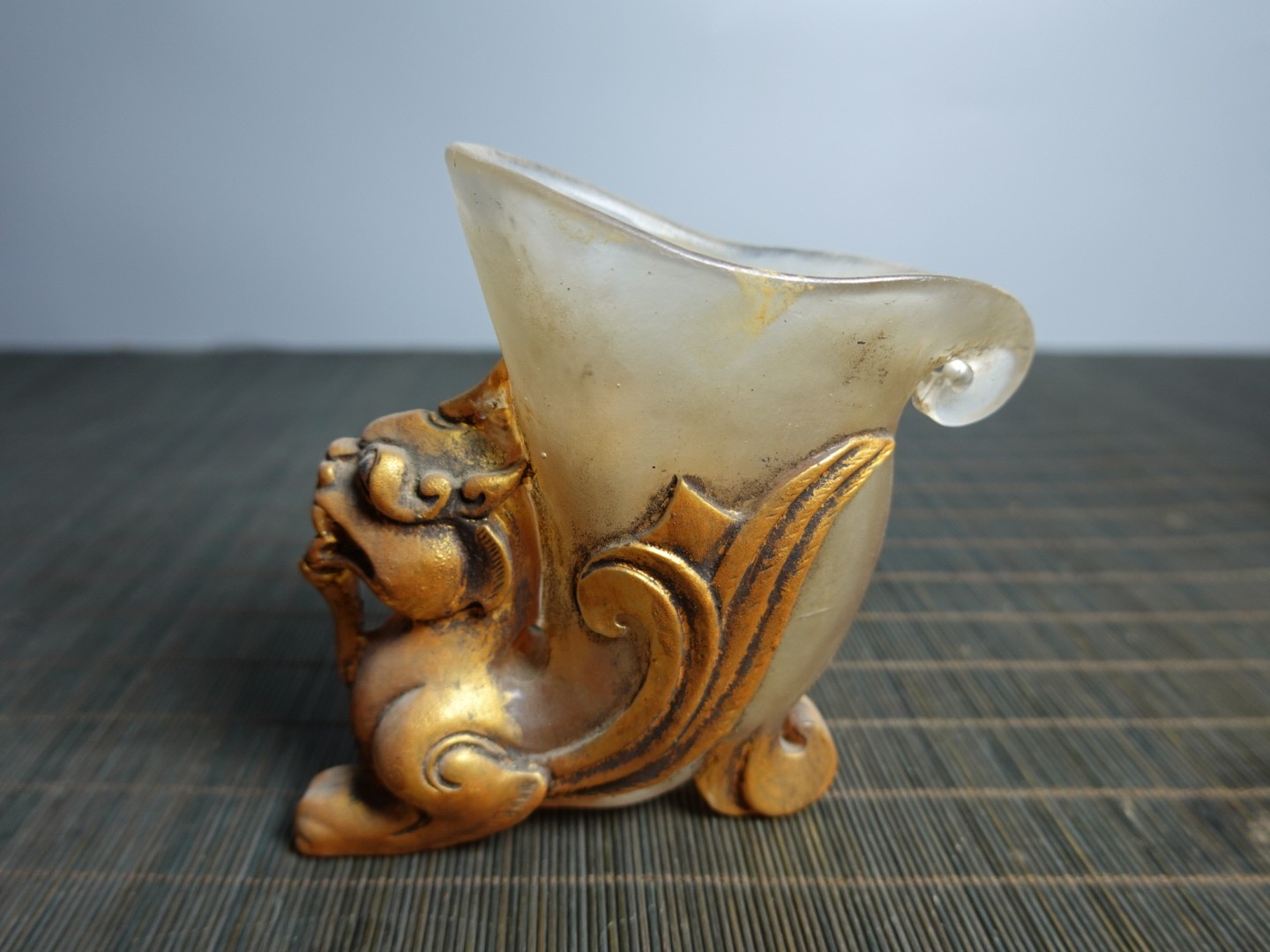 4.1″ Collect Old China Coloured Glaze Painted Chi-dragon Handle Three-legged Cup