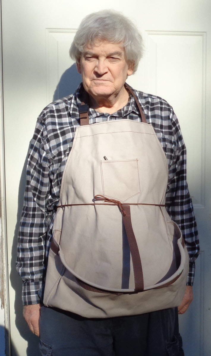 WOOD CARVERS APRON BY CHAG NY DESIGNS 50%/50% COTTON /POLYESTER -2025003TBR