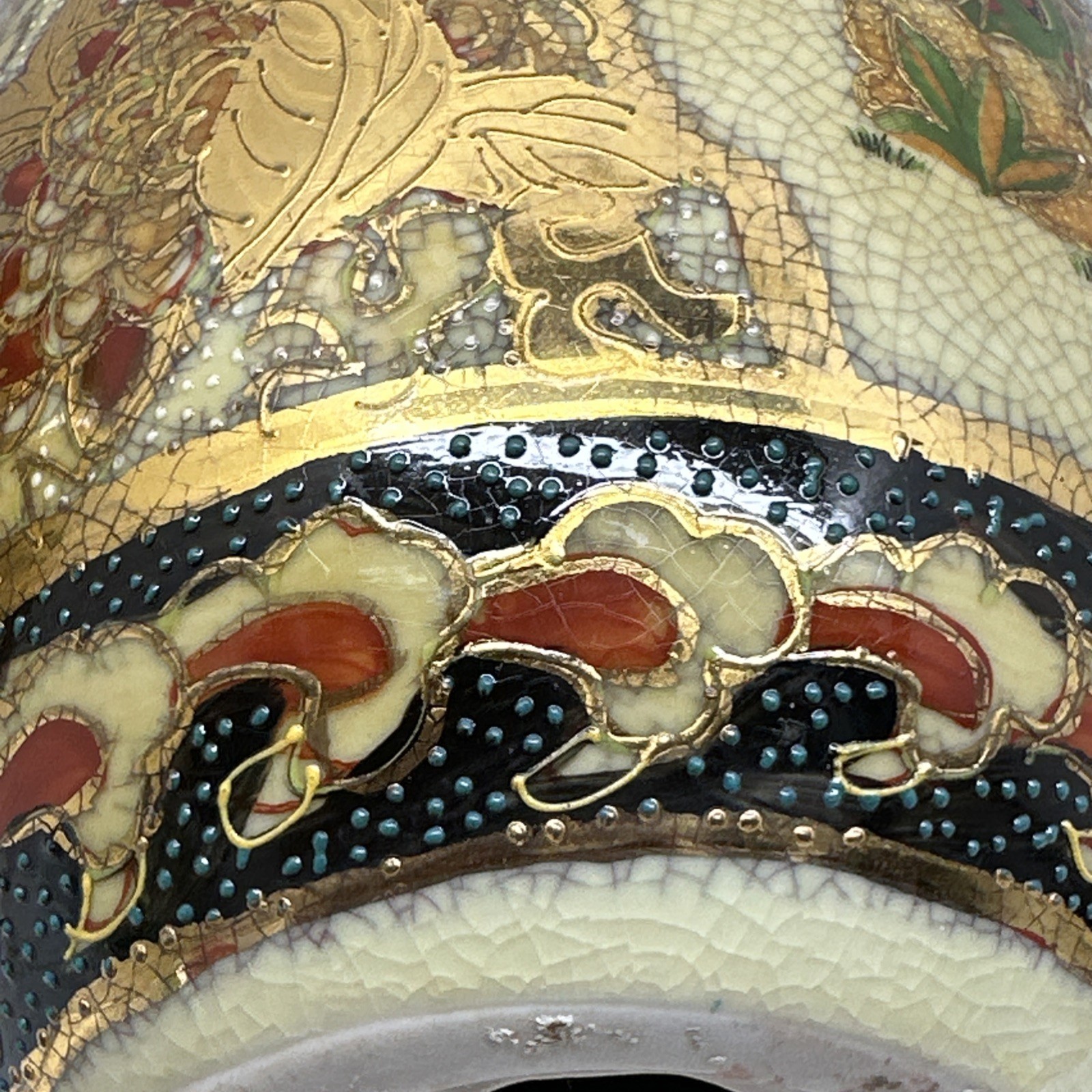Chinese Decor Satsuma Hand Painted Porcelain Egg Geisha Wood Base 6” Gold Gild 2