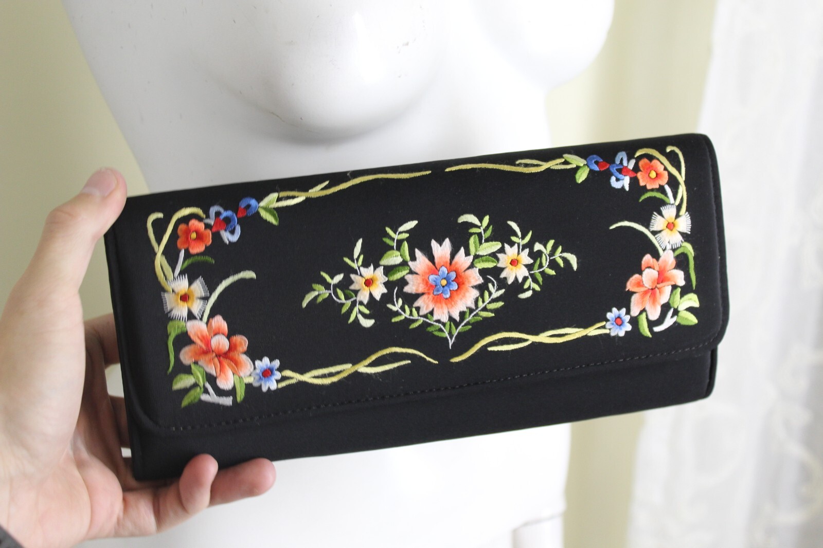 Estate 70s 80s Art-to-Wear Chinese Silk Embroidered Boho Long Wallet