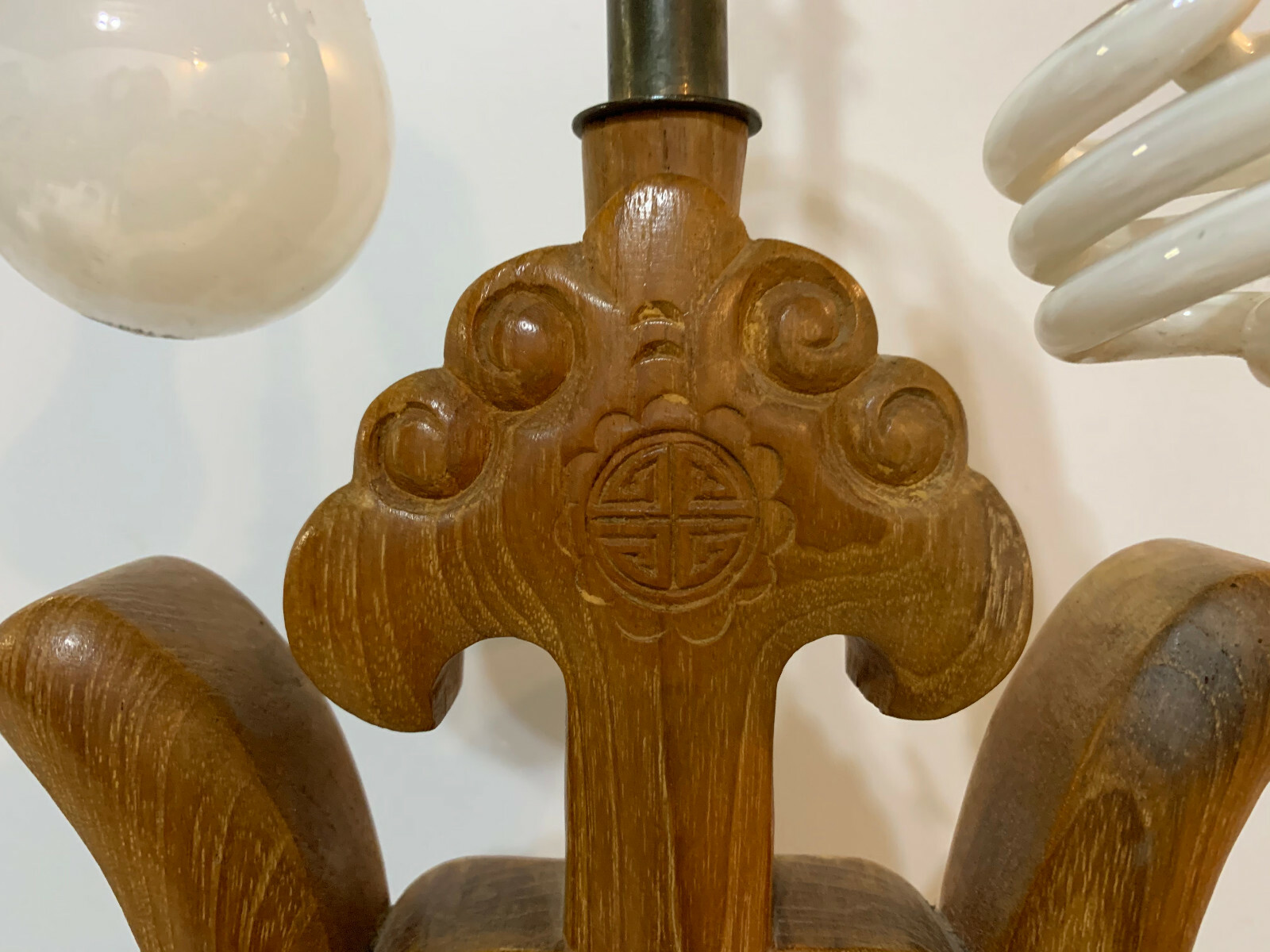 Vintage Chinese Shou Character Symbol Wood Carved Table Lamp
