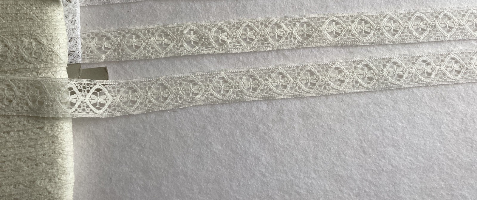 1” Heirloom Off White Flat English Cotton Embroidered Trim Lace #2380 OW