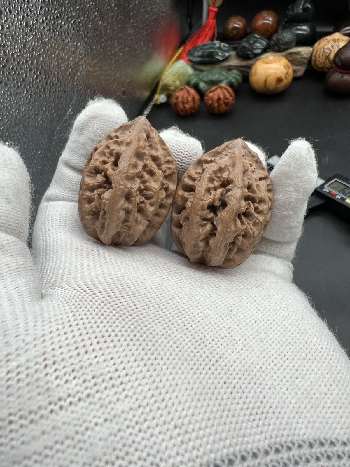 Pair of Match Chinese Health Small Walnut Collection精配文玩野生秋子核桃～八棱红灯笼 33×39×44mm