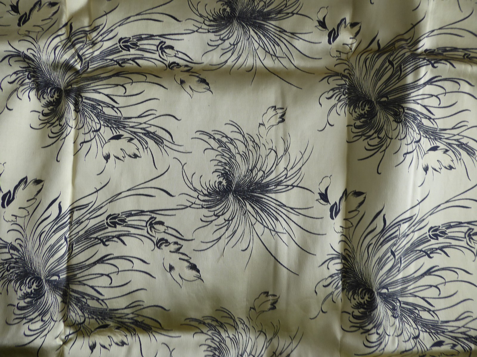 Vintage Chinese Silk Brocade Fabric Textile Gold Chrysanthemum 30×150″, 4.2 yard