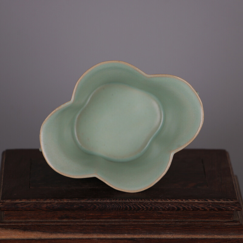 4.7″China Song Porcelain Ru Kiln Green Glaze Fancy Top Three Foot Incense Burner