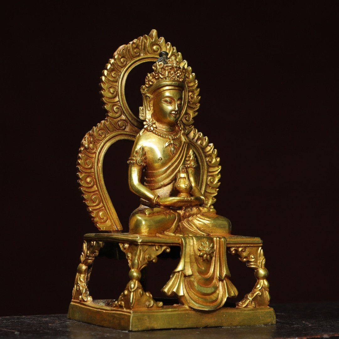 Bronze gilded statue of the Infinite Life Buddha