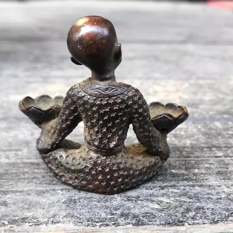 Vintage Bronze Hand Holding Lotus Little Monk Sculpture Decoration Collection