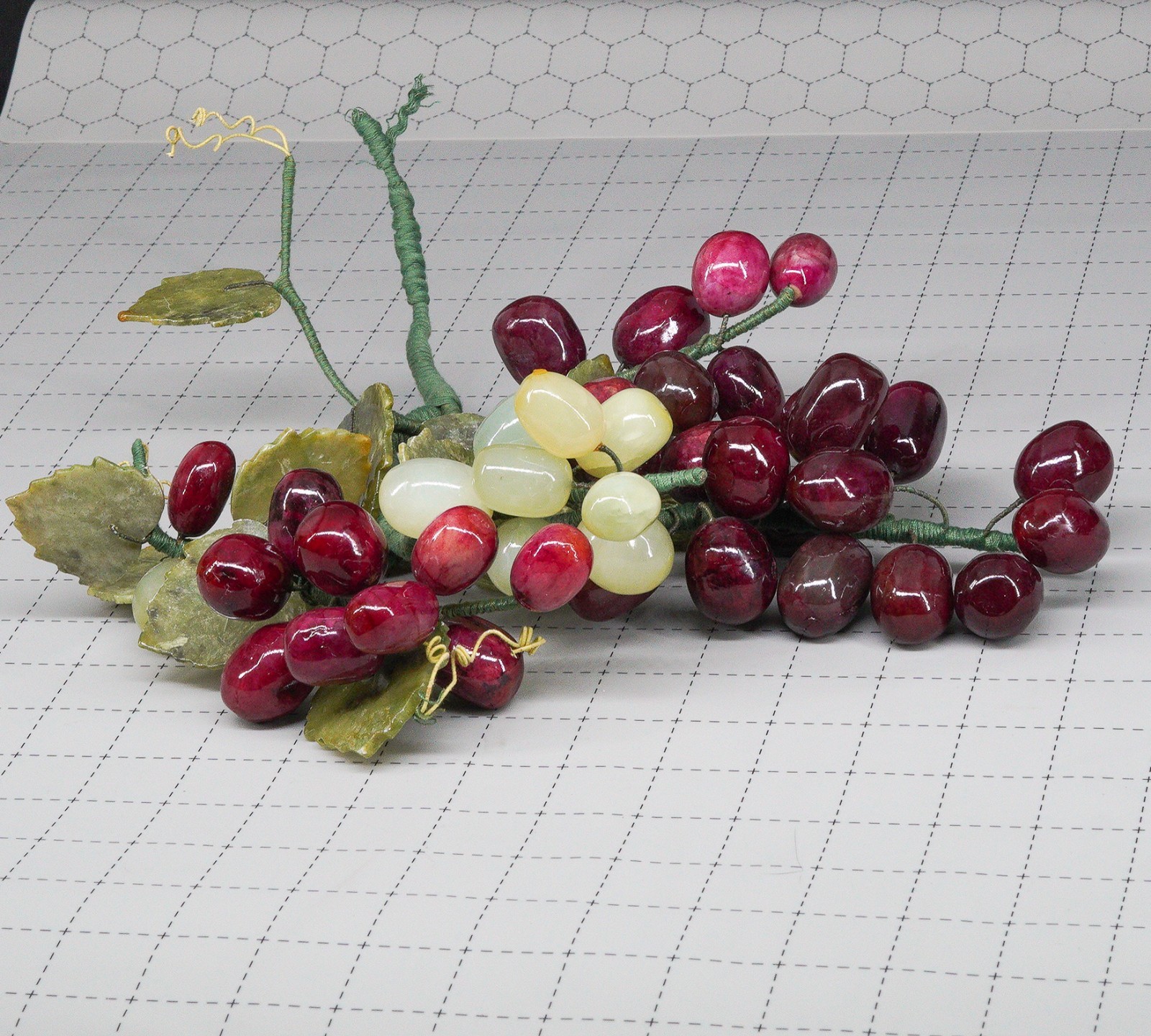 Vtg 12″ Jade Nephrite Celadon Stone Green & purple Grape Cluster w/ leaves 2.5lb