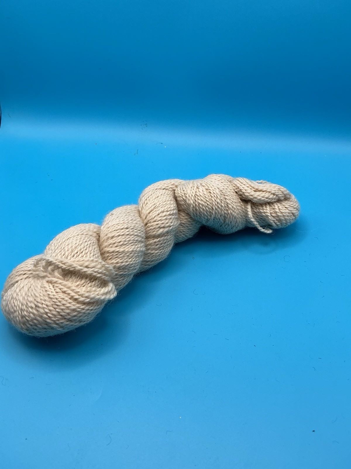100% Alpaca Yarn 200 Yds Natural White Fine Sport 2 Ply 2 Oz Ea