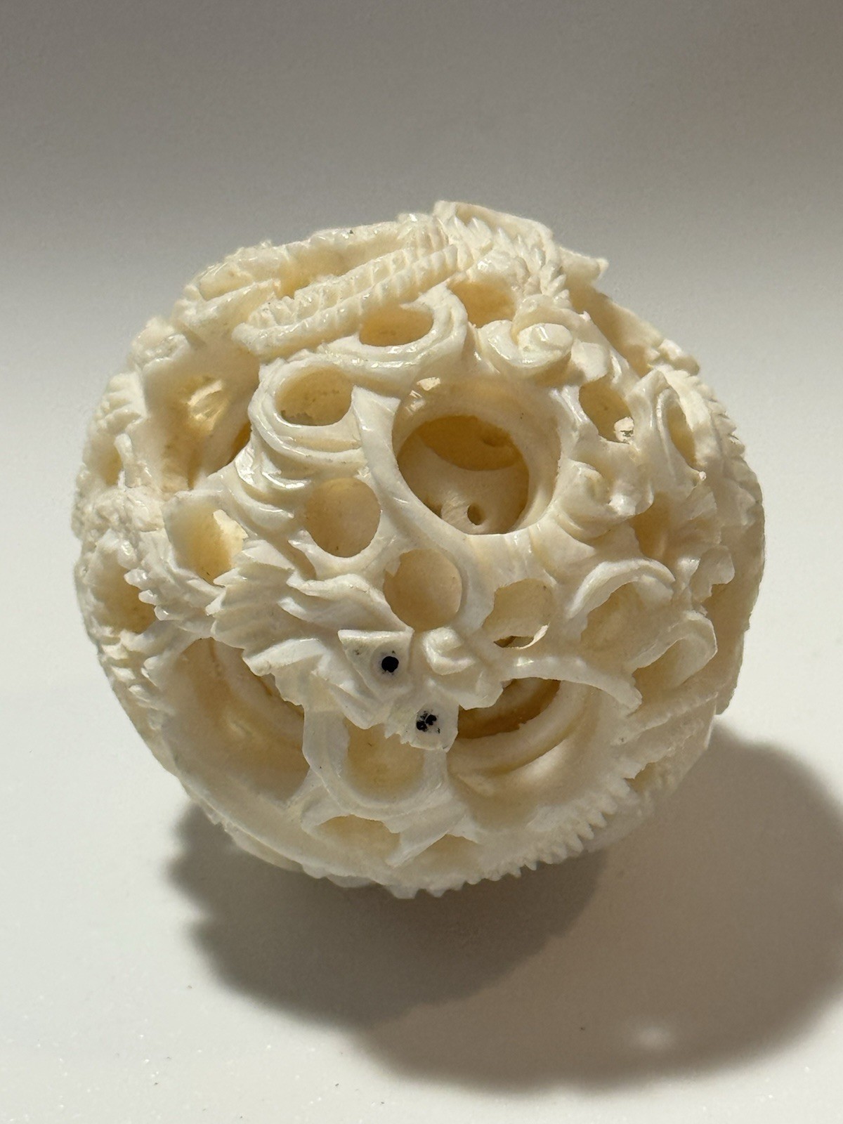Chinese Carved Puzzle Ball Nested Sphere Intricate Devil’s Work Ball Concentrate