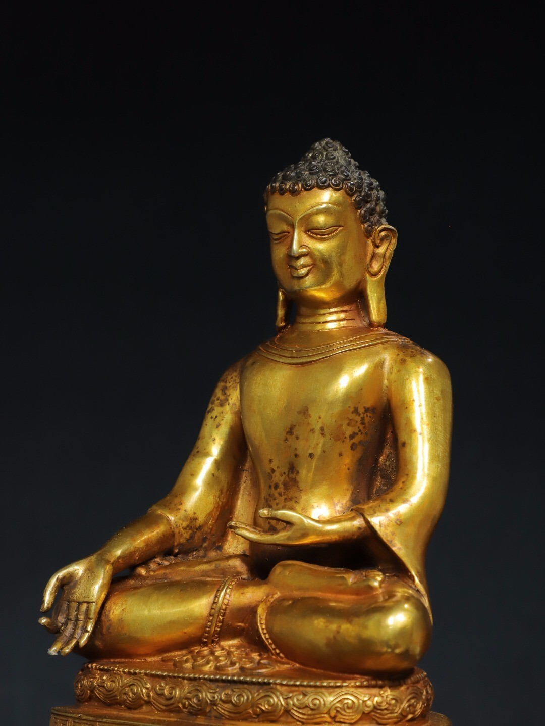 Bronze gilded statue of Amitabha Buddha