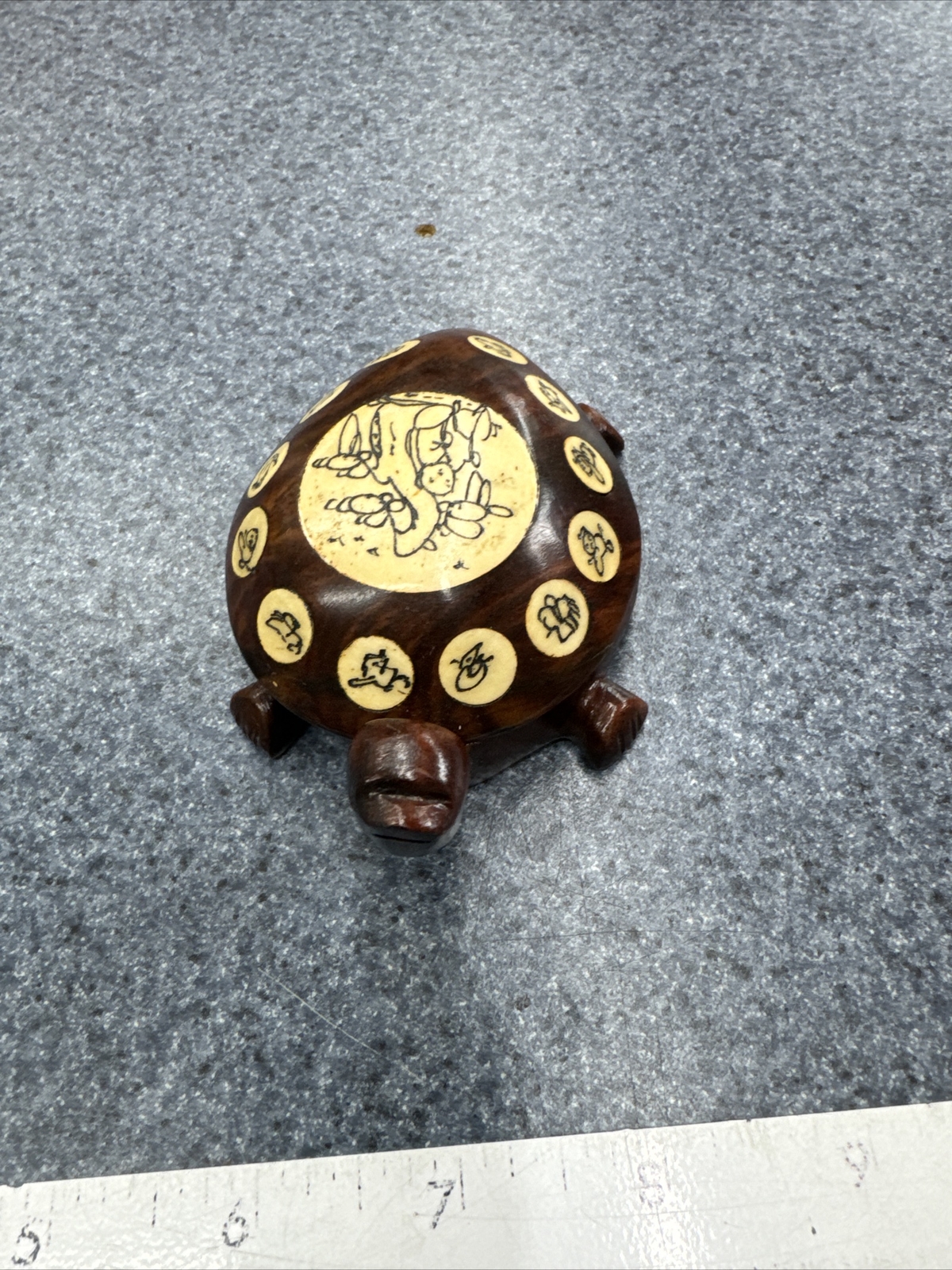 VINTAGE CARVED WOOD TURTLE OPENS TO COMPASS WITH INLAID CHINESE ZODIAC SIGNS