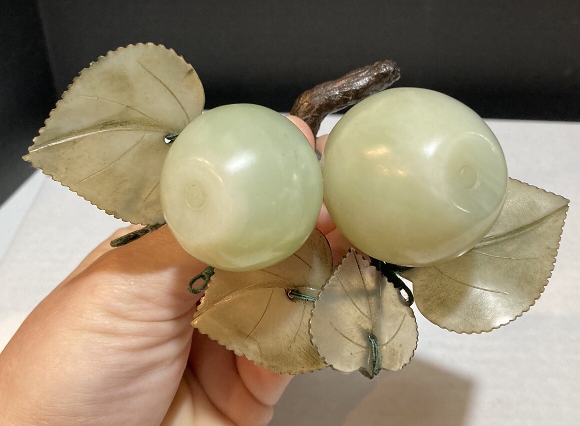 Vintage Chinese Hand Carved Jade & Agate Stone Fruit Set Grapes Banana Berry