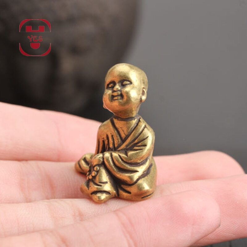 Mini Portable Retro Brass Little Monk Buddha Zen Statue Pocket Sitting Hand Toy