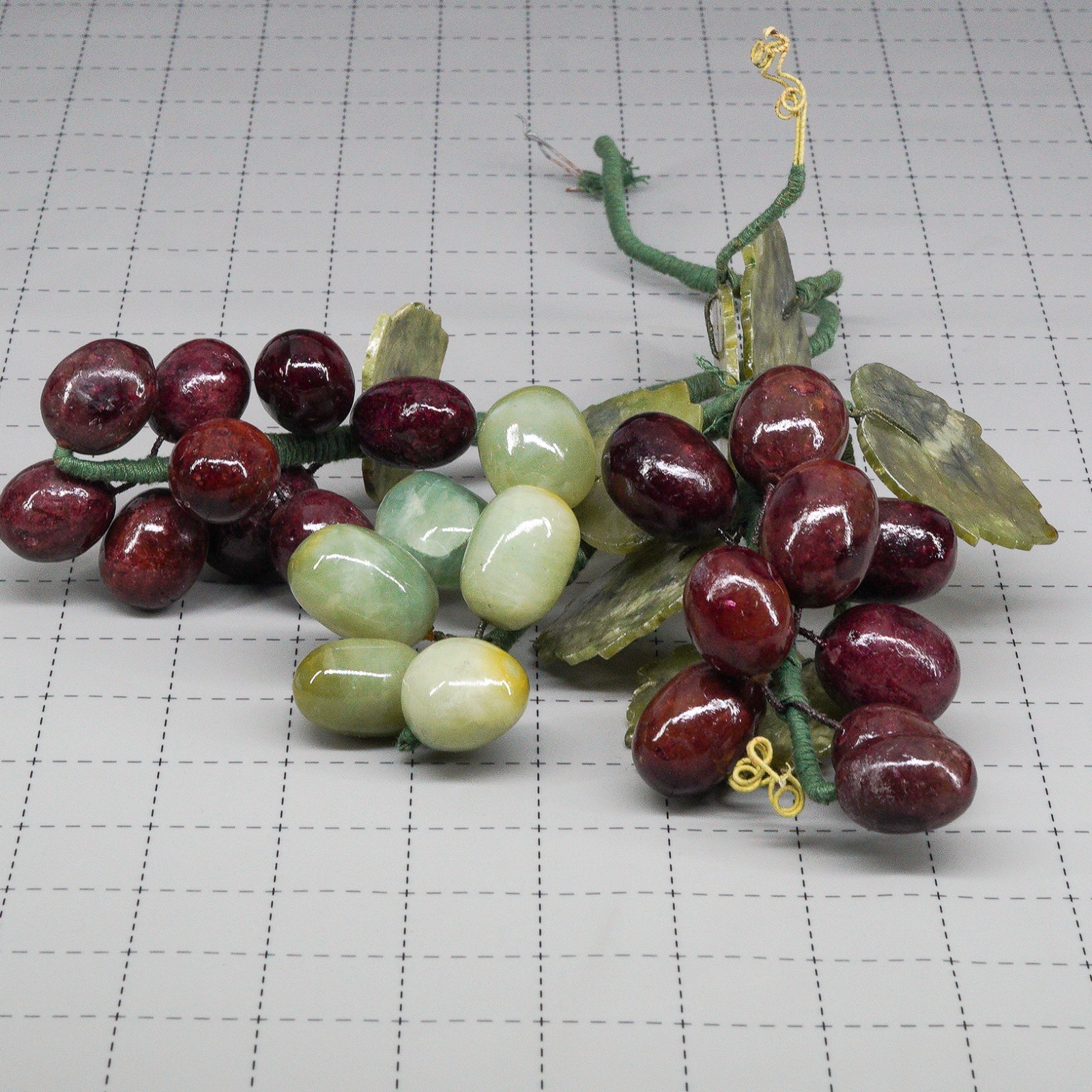 Vtg 10″ Jade Nephrite Celadon Stone Green & purple Grape Cluster w/ leaves 1.6lb