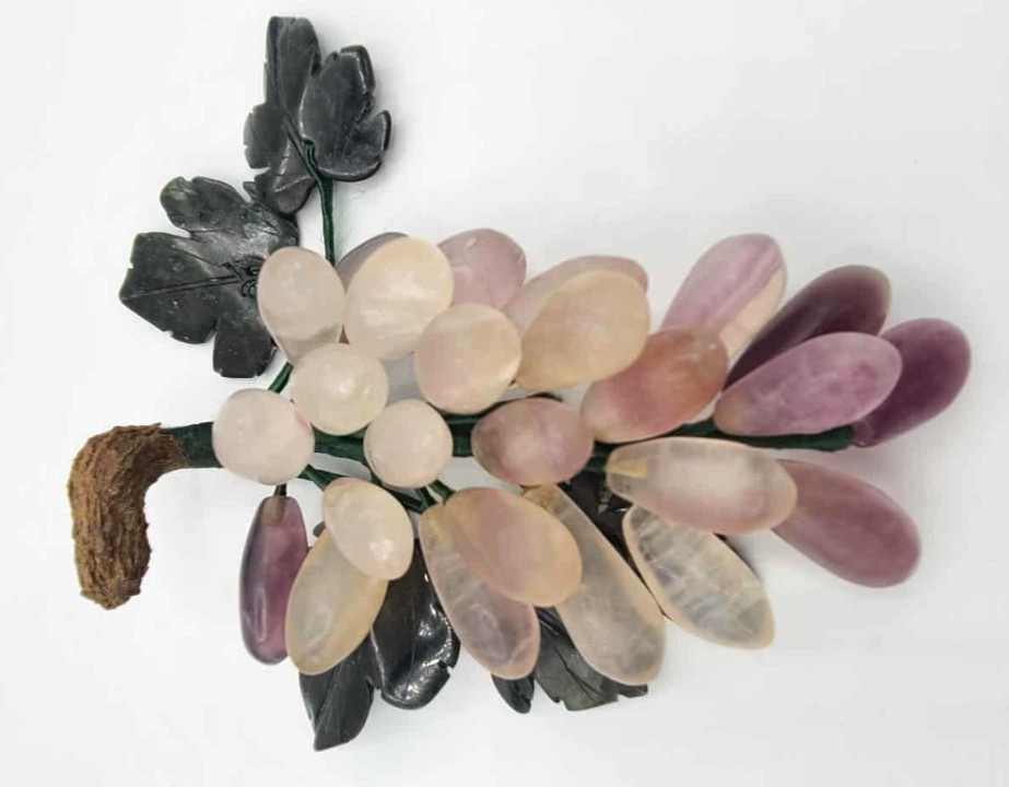 Vtg 1950’s Grape Cluster Hand Carved & Polished Quartz Grapes, Jade Leaves ~6.5″