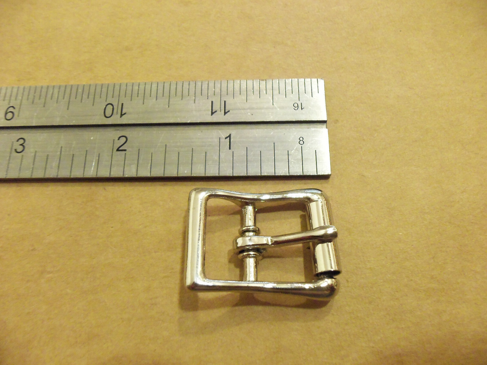 5/8″ Nickel Plated Middle Bar Roller Buckles (Pack Of 10)