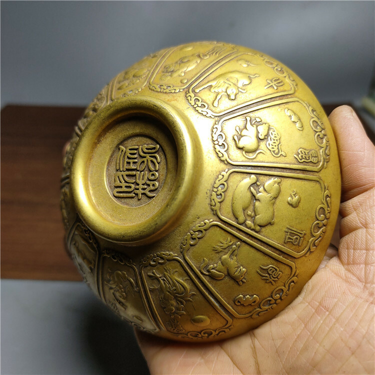 China Collectible Old Antique Brass Chinese Zodiac Bowl Copper Tea Bowl Crafts