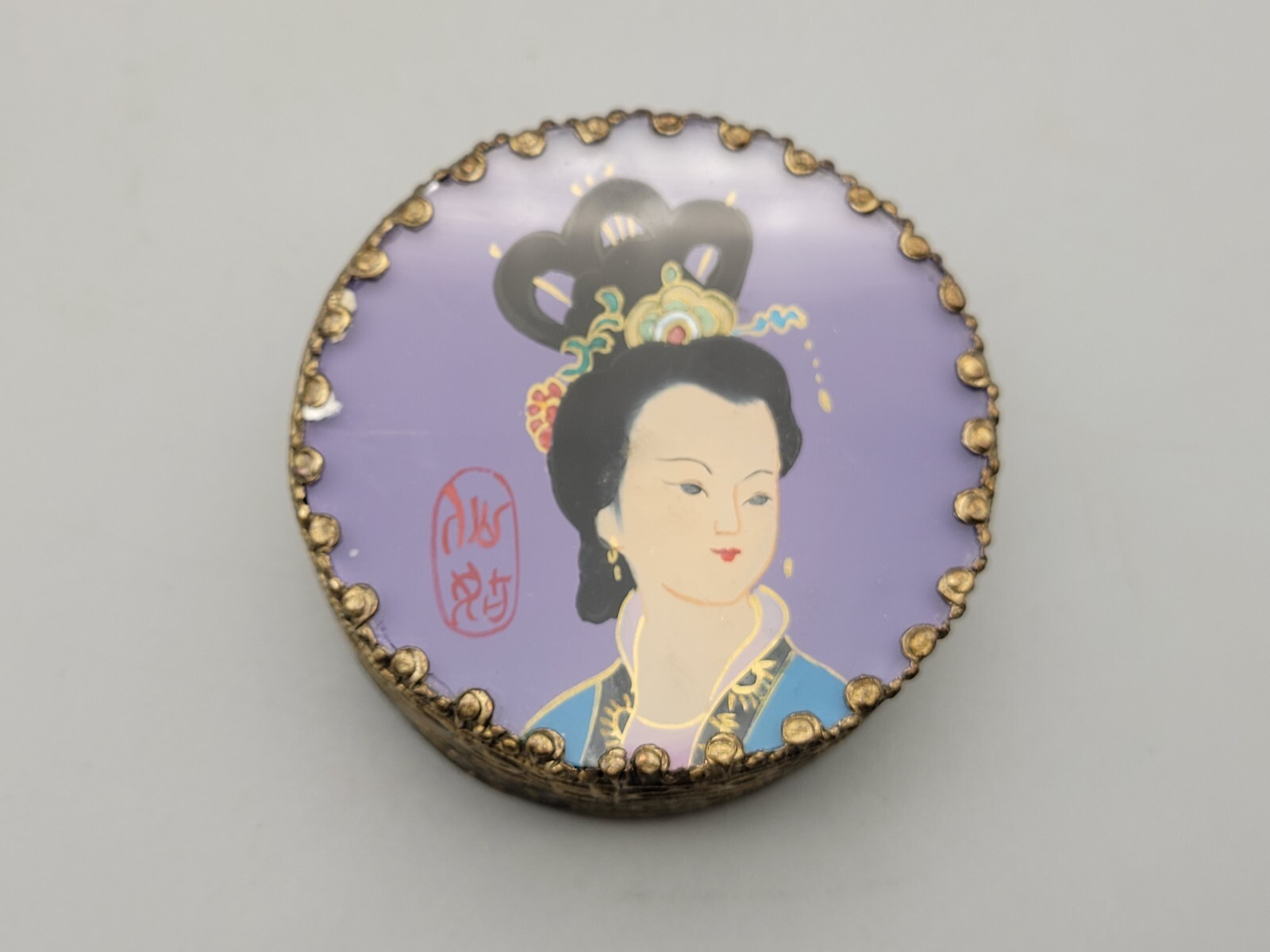 Three Chinese porcelain lid sliver trinket box