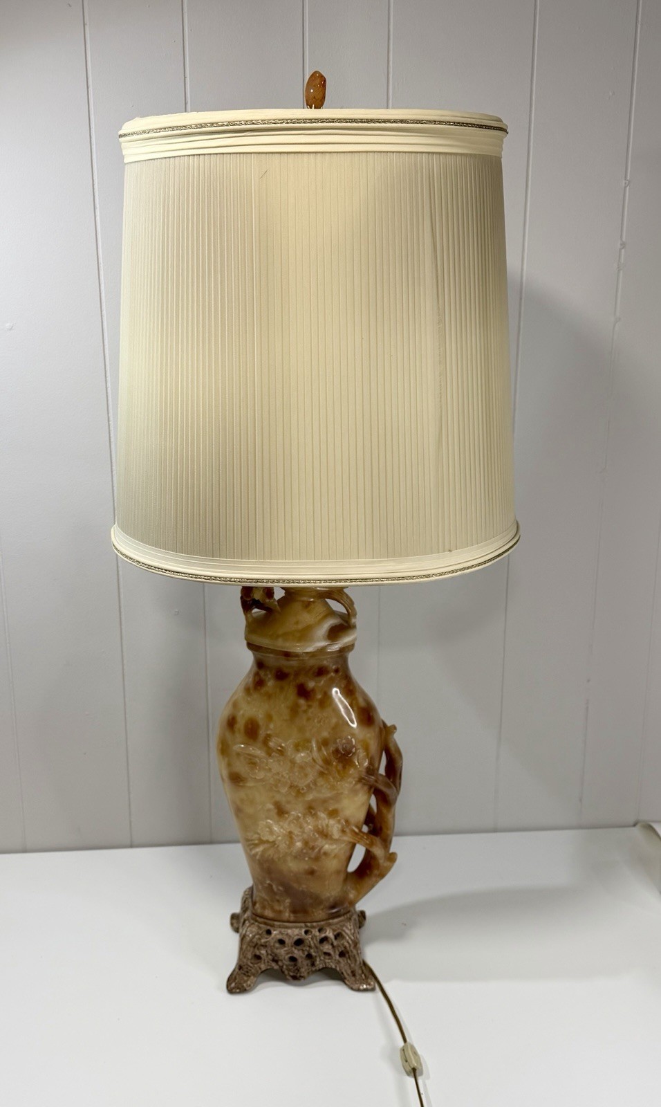 Rare Vintage Chinese Hand-Carved Soapstone Floral and Table Lamp