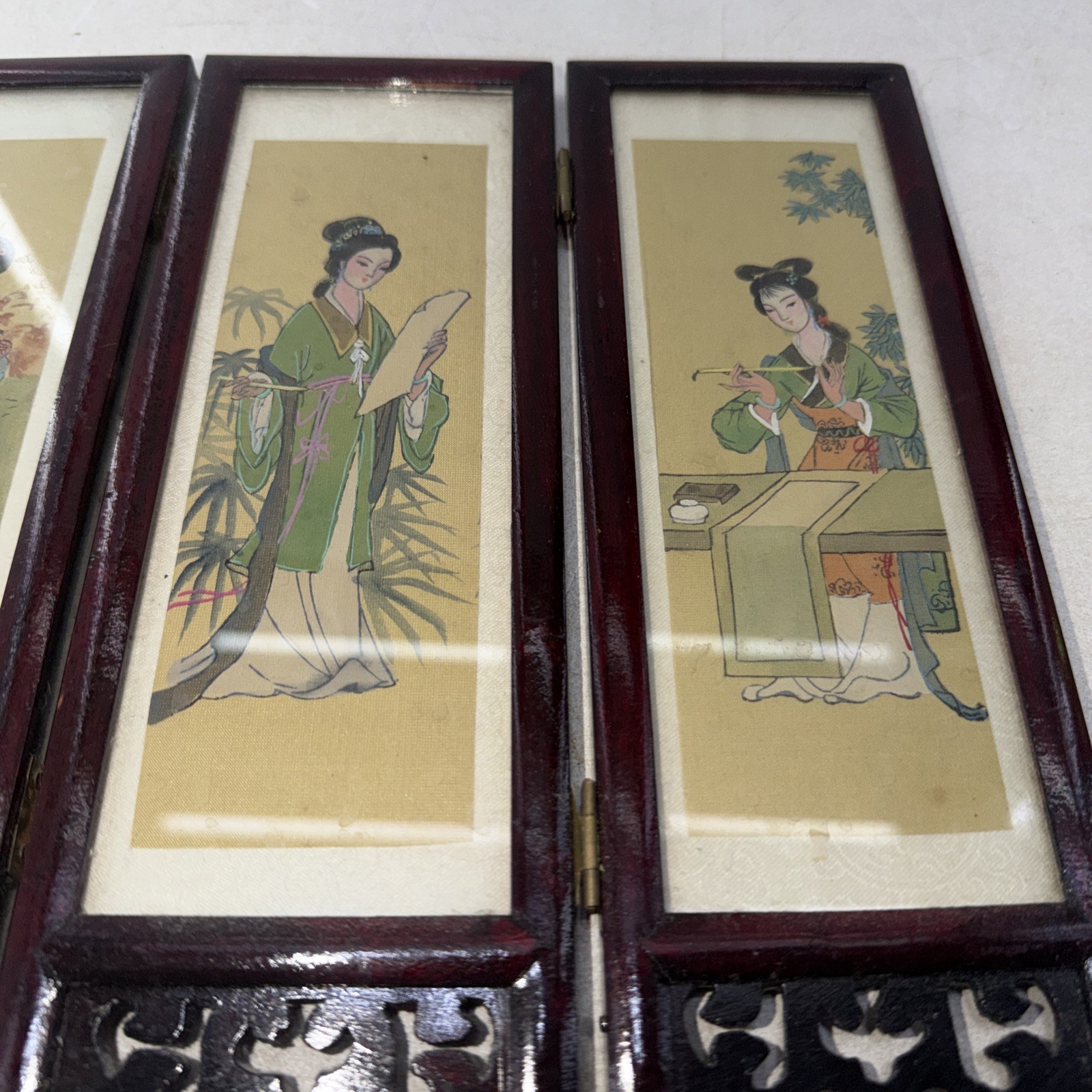 Small Vintage Chinese Folding Tabletop Screen 4 Panel 2 Sided 9.5″ x 14″