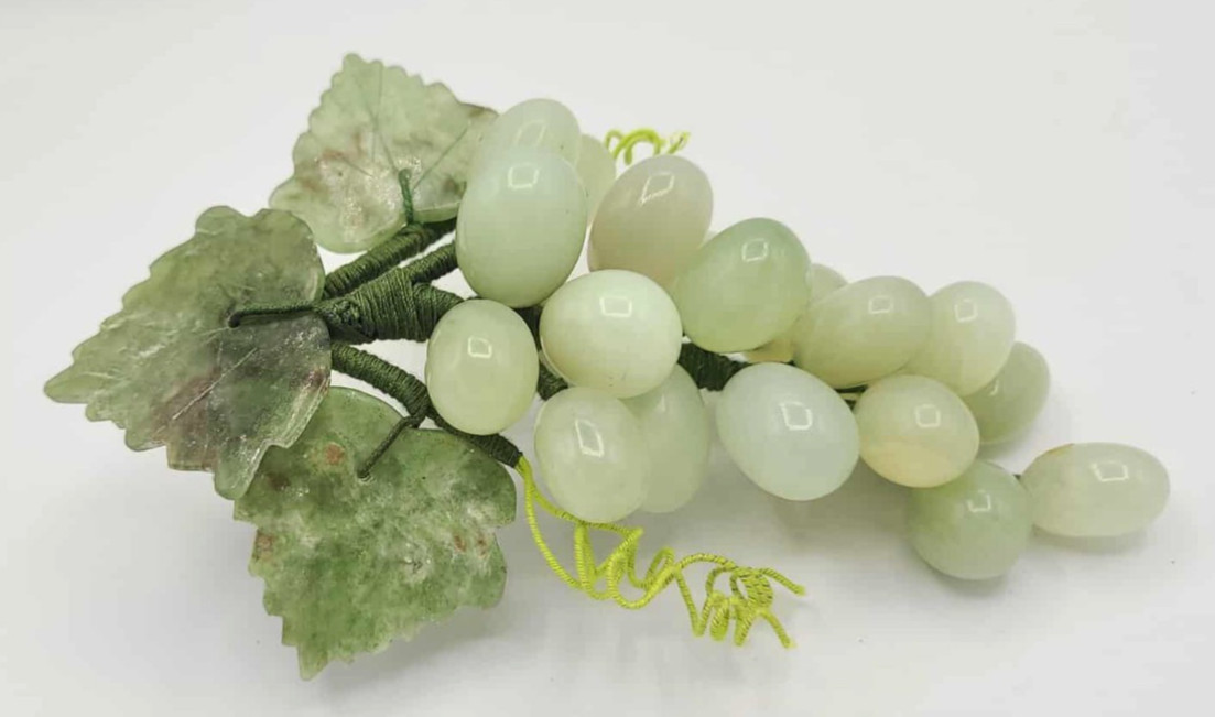 Vtg 1950’s Grape Cluster Hand Carved & Polished Chineese Jade ~6″