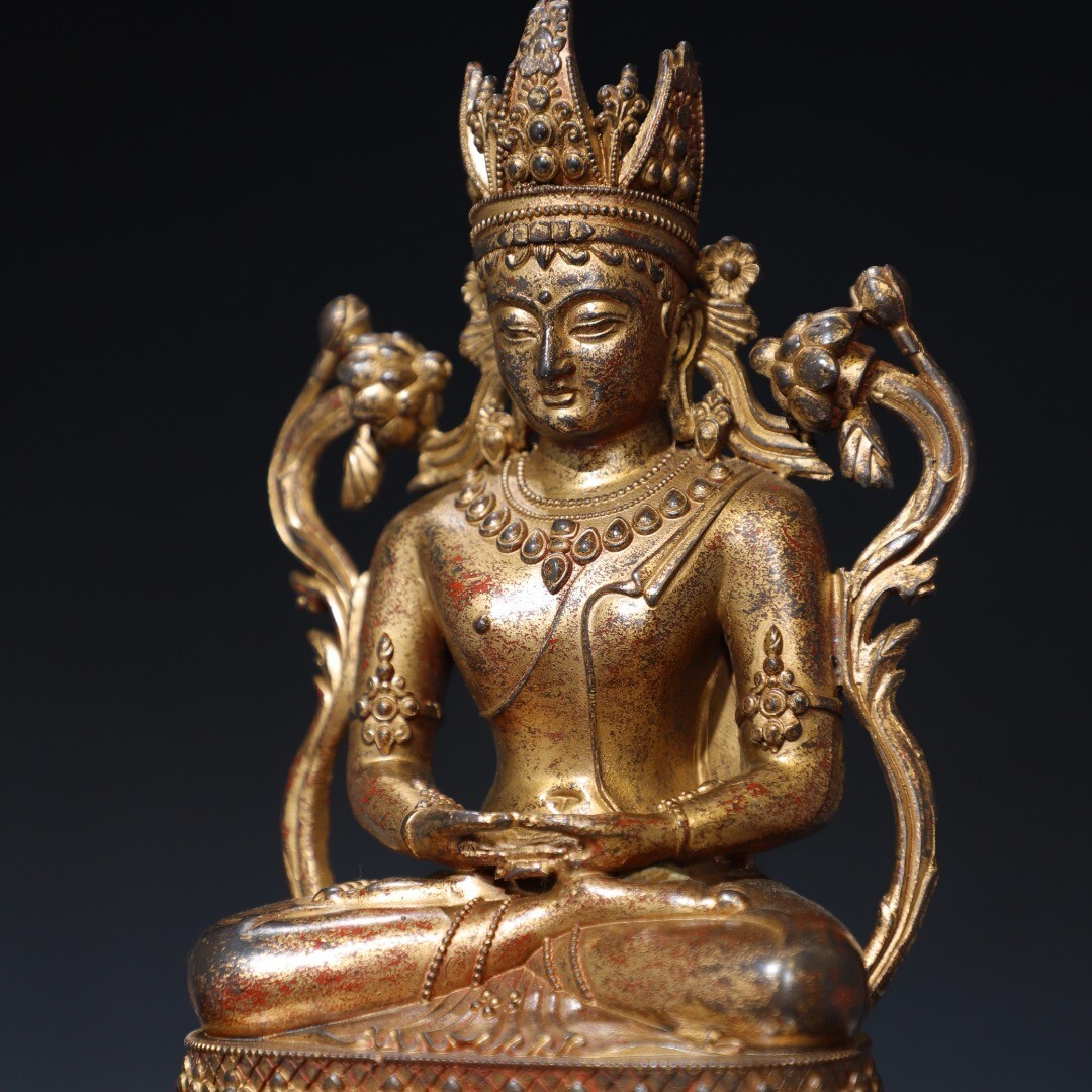 Bronze mud gold statue of the Longevity Buddha