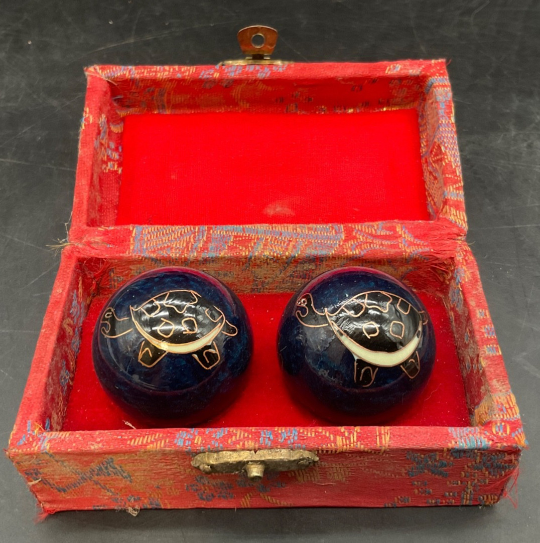 Vintage Shou Xing Chinese Boading Iron Balls ~ Chiming Meditation Wellbeing