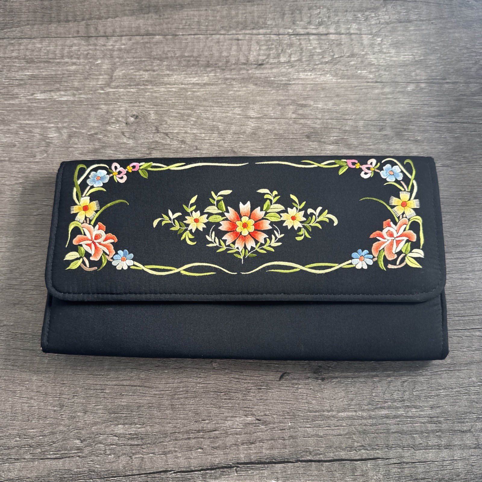 Vintage 1970 1980s Art-to-Wear Chinese Silk Embroidered Boho Long Wallet Purse