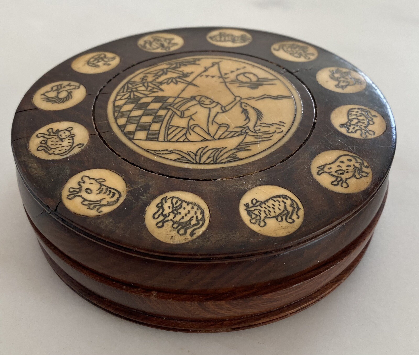 Stunning Antique Chinese Zodiac Compass Wooden Swivel Inlay Wood Engraved