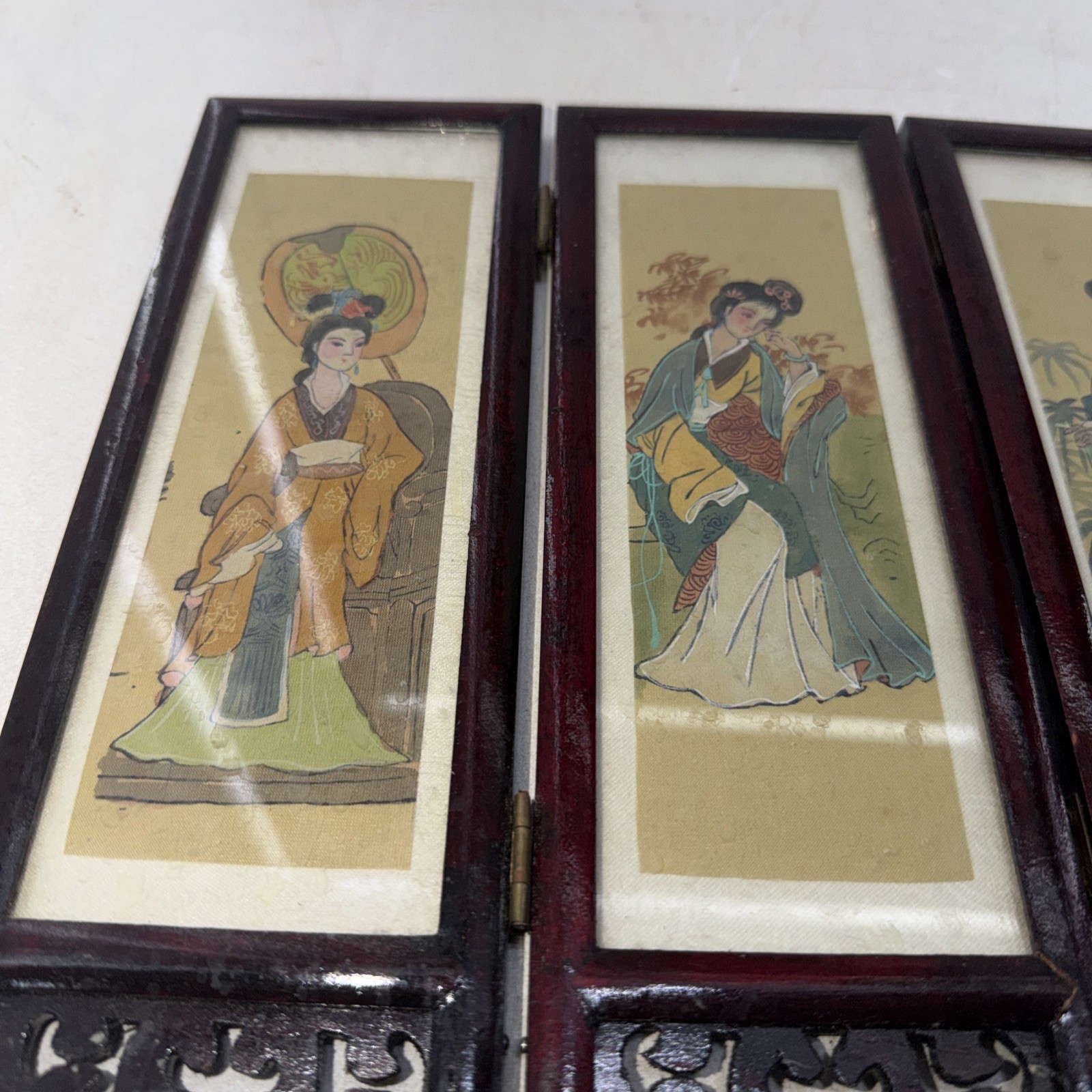 Small Vintage Chinese Folding Tabletop Screen 4 Panel 2 Sided 9.5″ x 14″