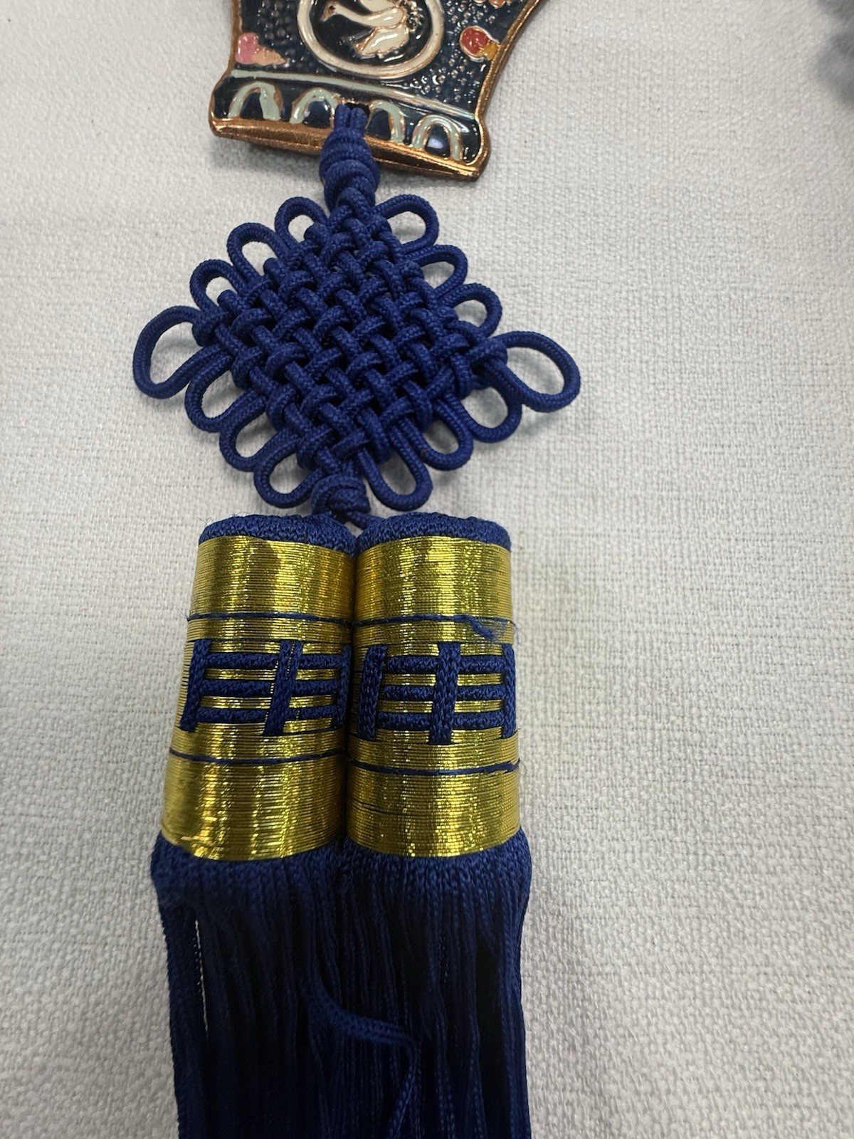 3 CHINESE LUCKY KNOTS WALL HANGING WITH SILK CORD, TASSEL METAL/TIN Duck Crane