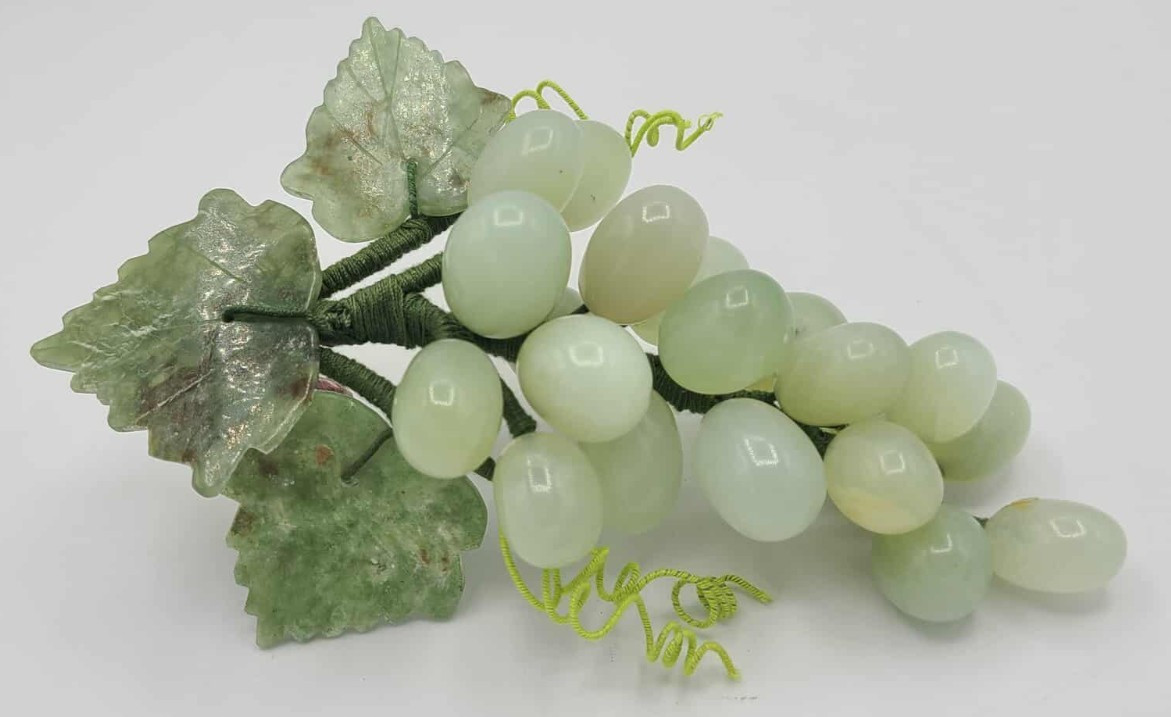 Vtg 1950’s Grape Cluster Hand Carved & Polished Chineese Jade ~6″