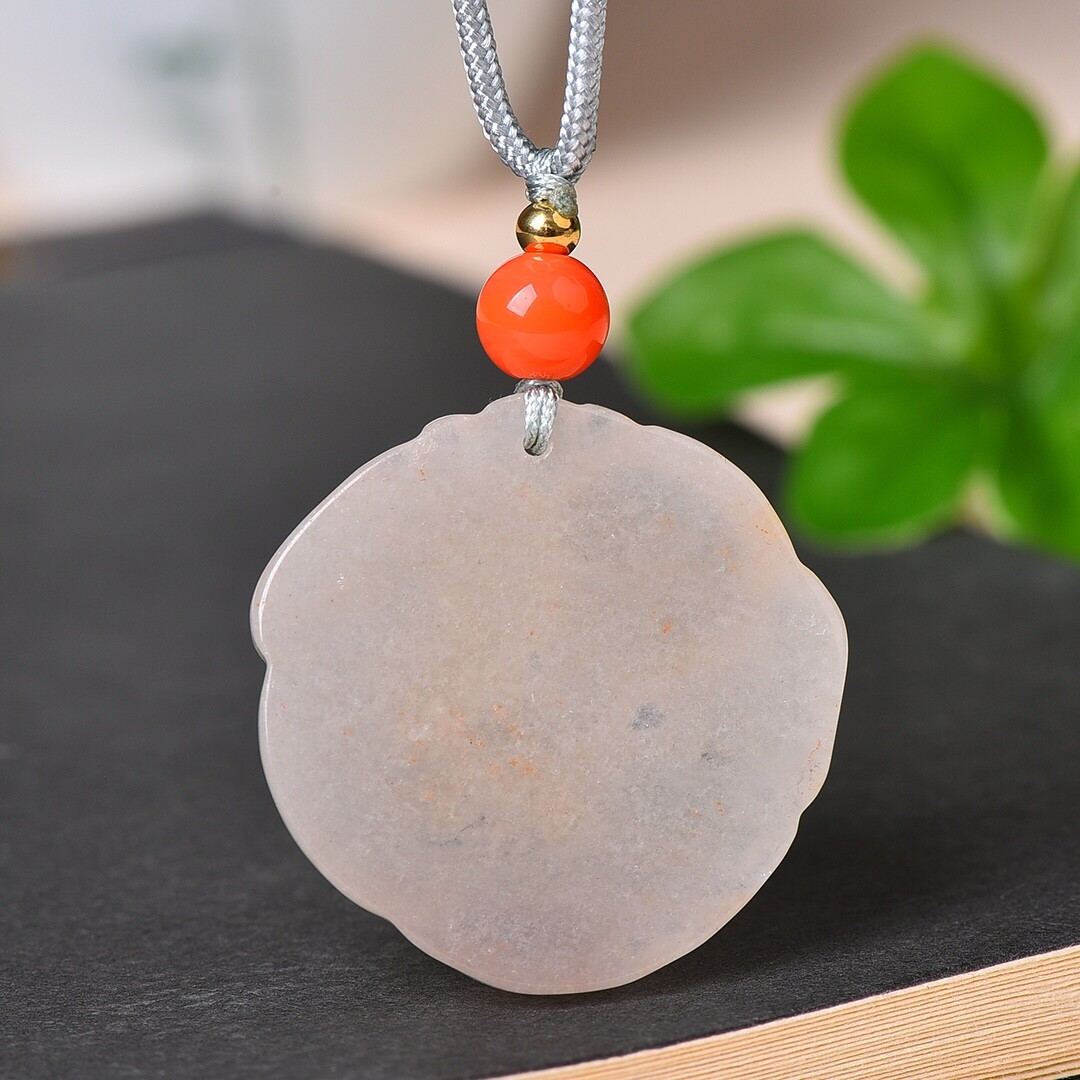 China Jade Hand Carving Animal Pixiu Play Ball Wealth Pendant金丝玉