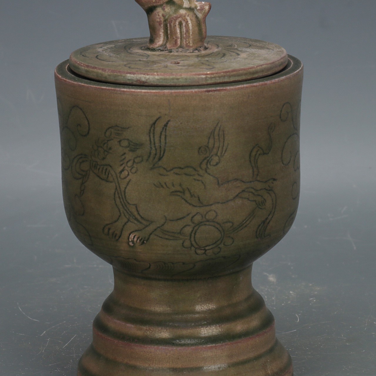 7.8″ China Song Yue Kiln Porcelain Carve Foo Fu Dog Lion Lid Pot