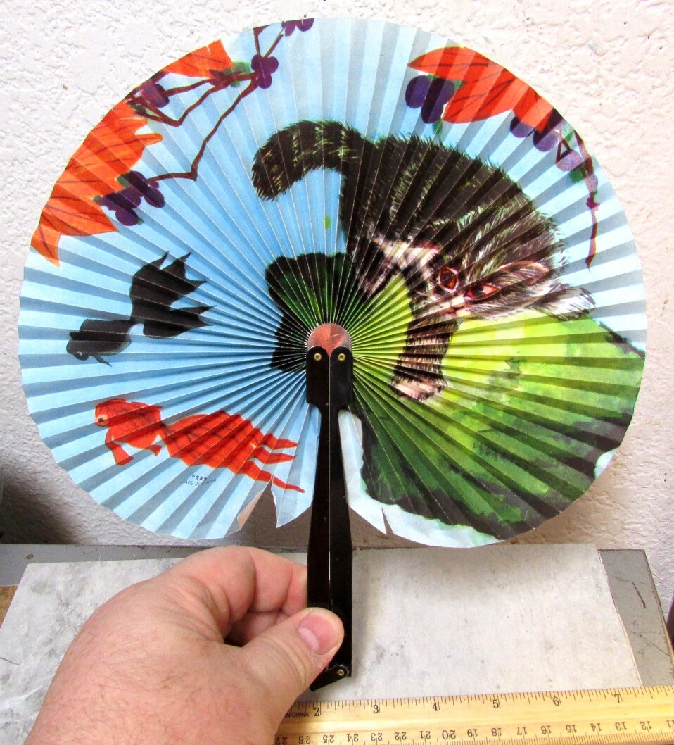 vintage Chinese paper & metal hand held fan, Cat & fish design, great decor