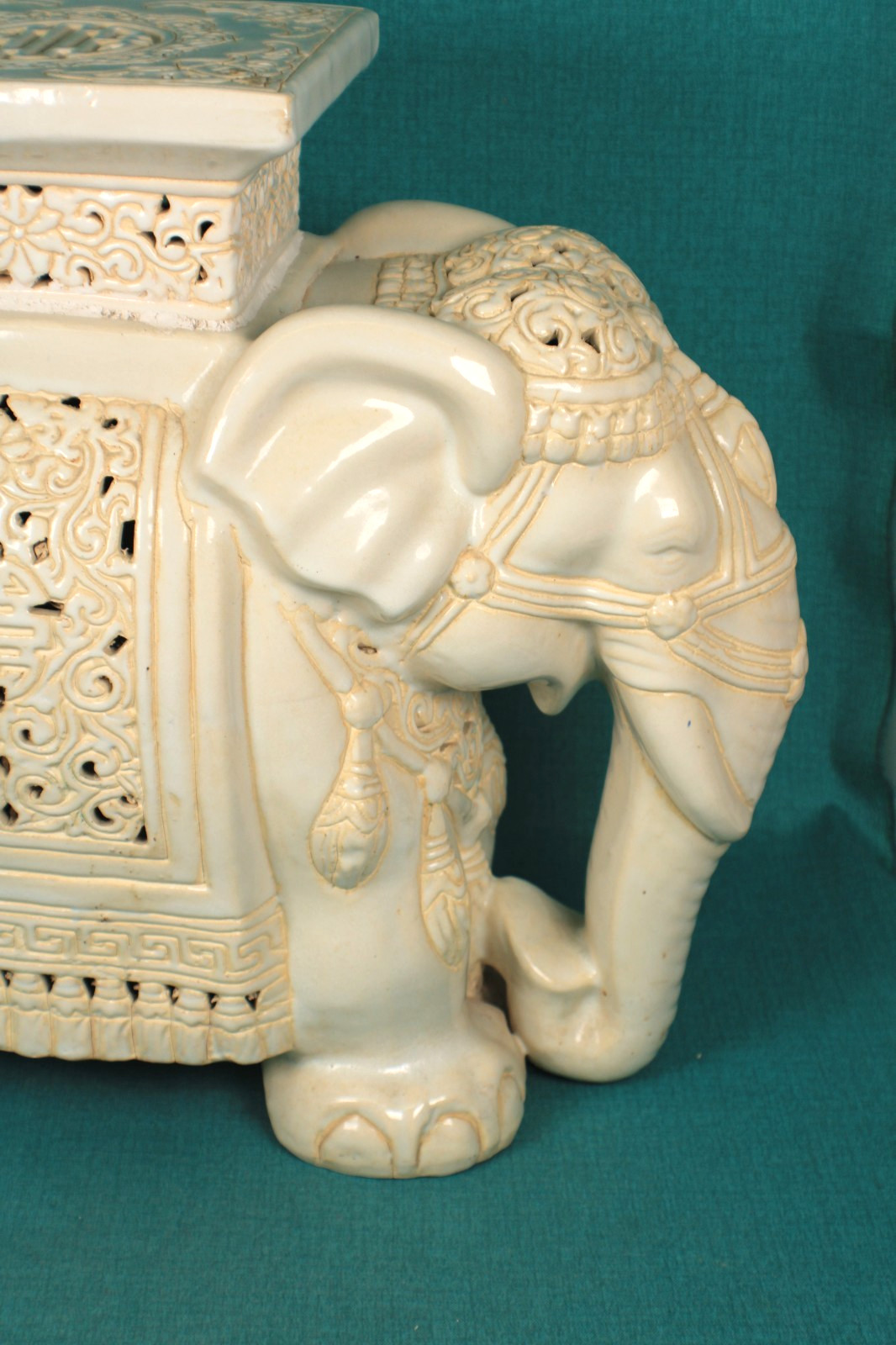 Mid Century Asian Style Ceramic Elephant Plant Stand Beige/ Off -White