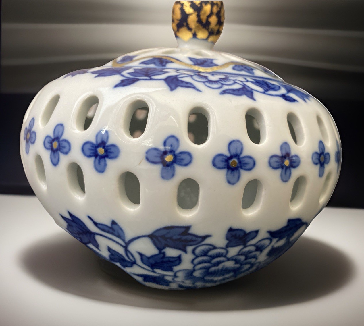 Bombay Incense Burner Potpourri Votive Holder Bowl W/Lid Blue & White 6″ in Dia