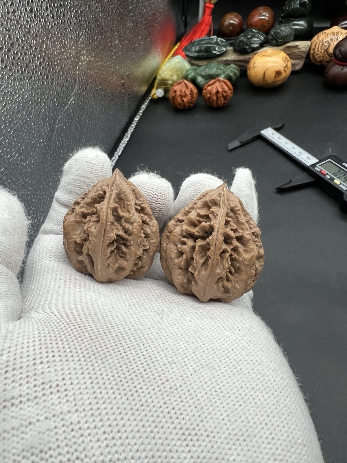 Pair of Match Chinese Health Small Walnut Collection精配文玩野生秋子核桃～八棱粗筋草莓34×38×42.5