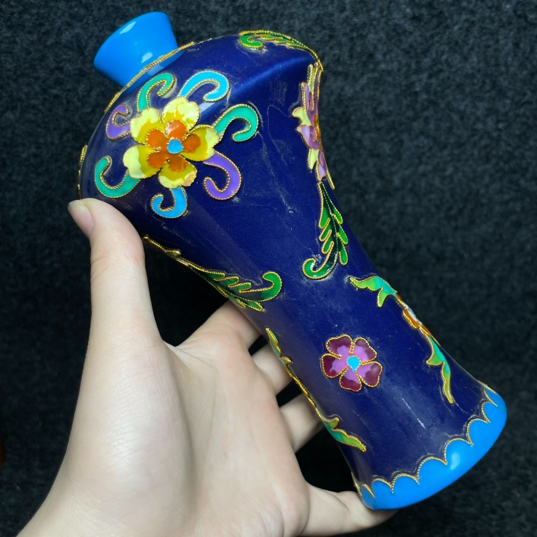 Imperial cloisonn é enamel multicolored glazed porcelain vase