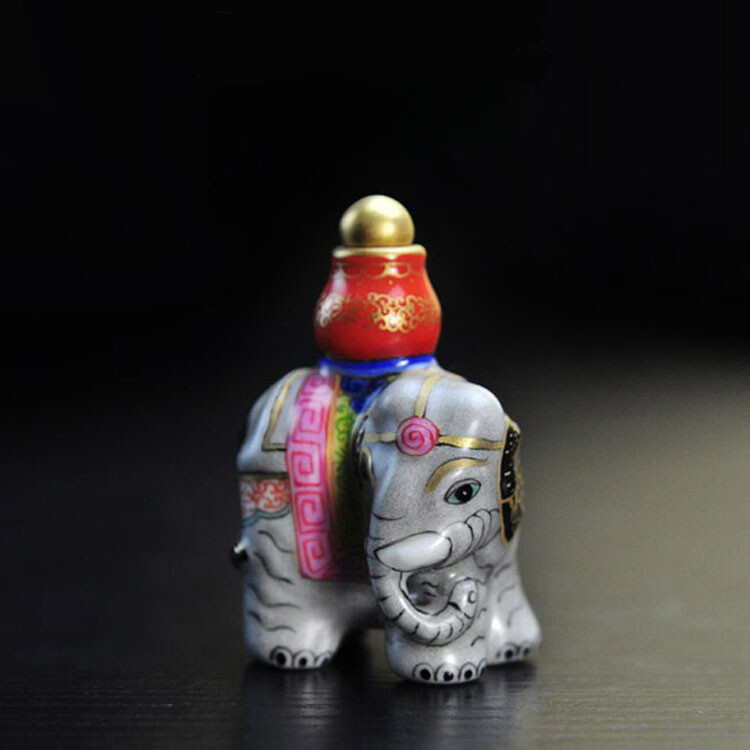 2.5″ Chinese Famille Rose Porcelain Animal Elephant Snuff Bottle
