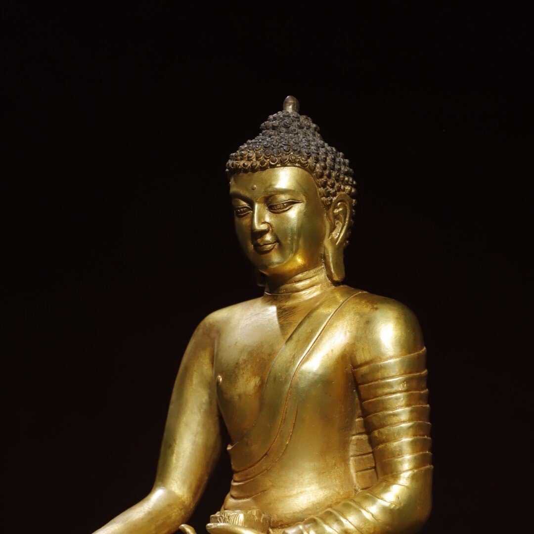 Bronze gilded statue of Amitabha Buddha