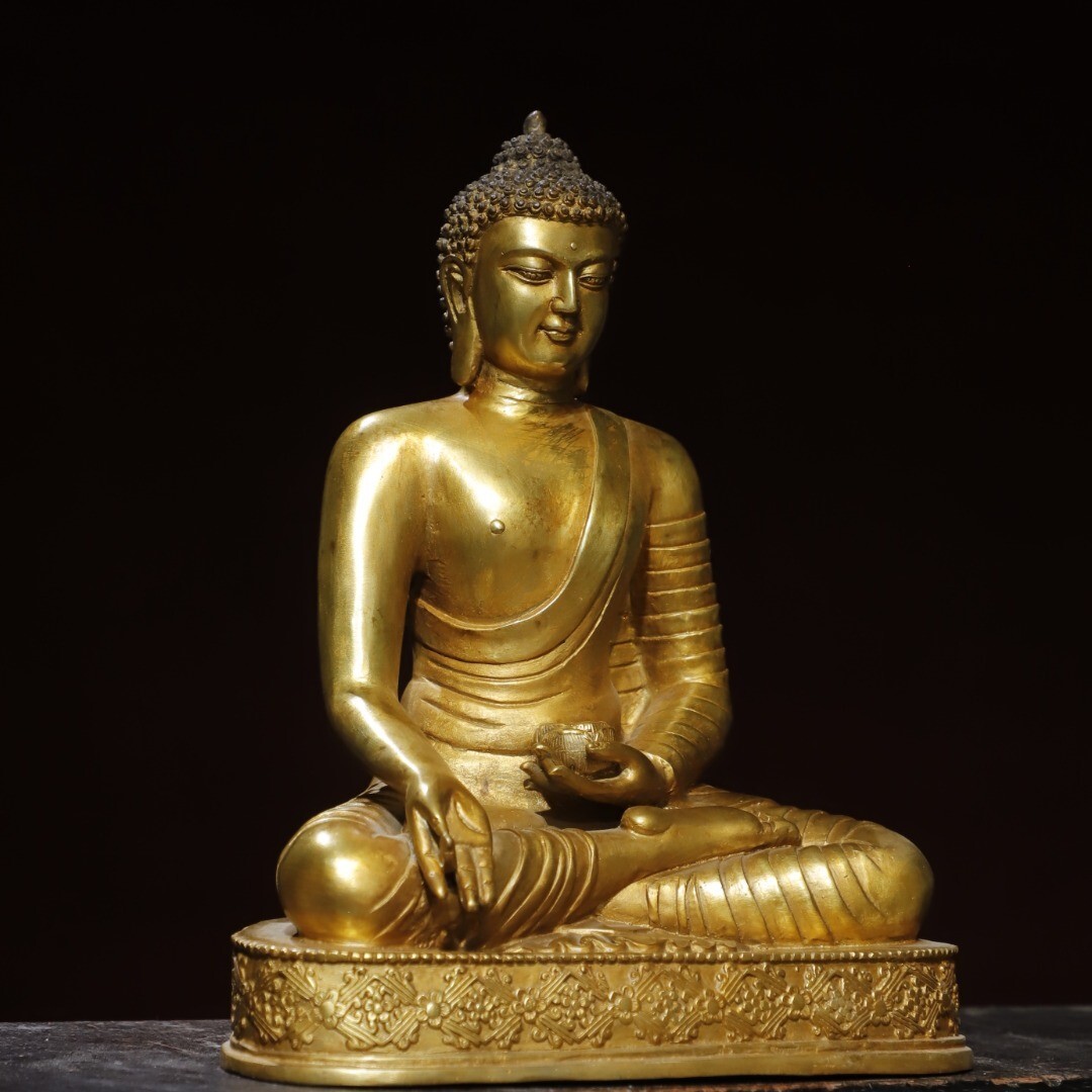 Bronze gilded statue of Amitabha Buddha