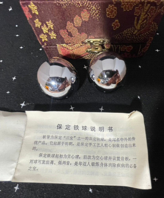 VTG Chinese Boading Iron Balls w/Case Stree Therapy Balls 5 inch diameter
